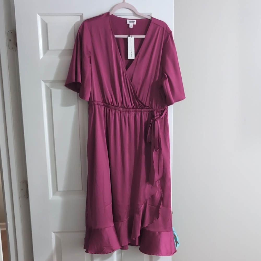 Chic Mauve Wrap Midi Dress